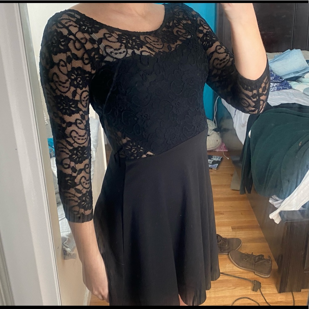 H&M black quarter sleeve lace flowy dress